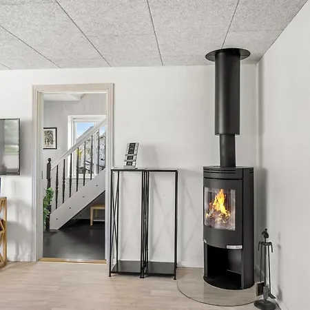Ferienhaus Amely - 500m From The Sea By Interhome